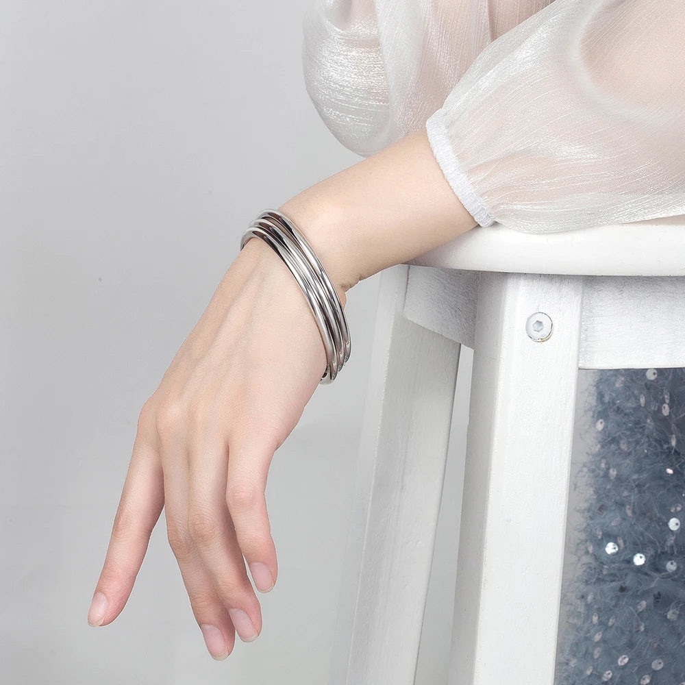 925 Sterling Silver Hoop Bracelet - Simple and Stunning - Picture 3 of 4
